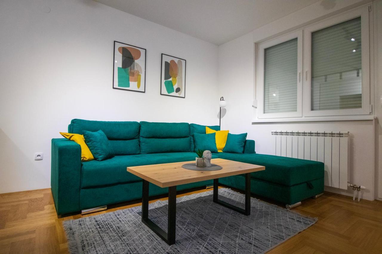 M&A Apartment-Easy Airport Lukavica Екстериор снимка
