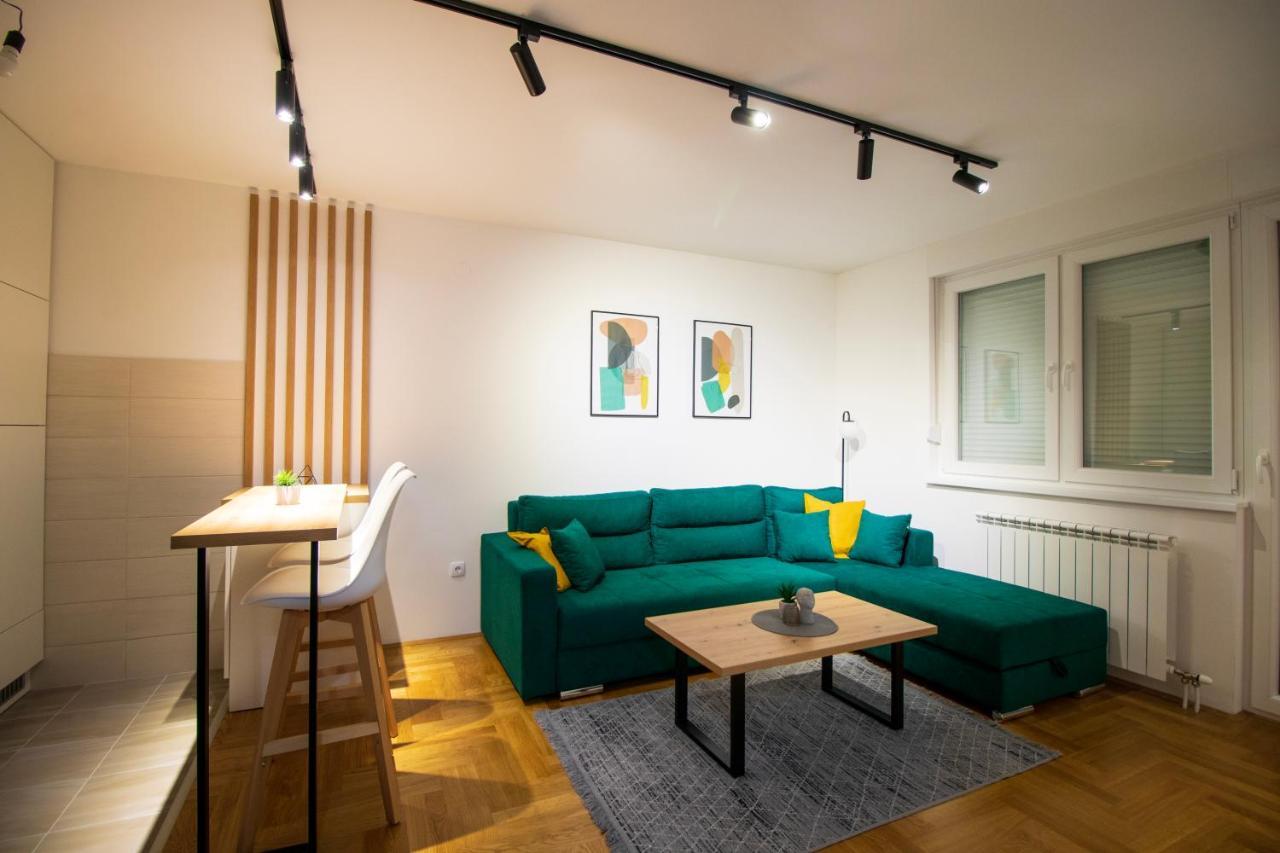 M&A Apartment-Easy Airport Lukavica Екстериор снимка