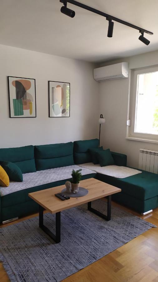 M&A Apartment-Easy Airport Lukavica Екстериор снимка